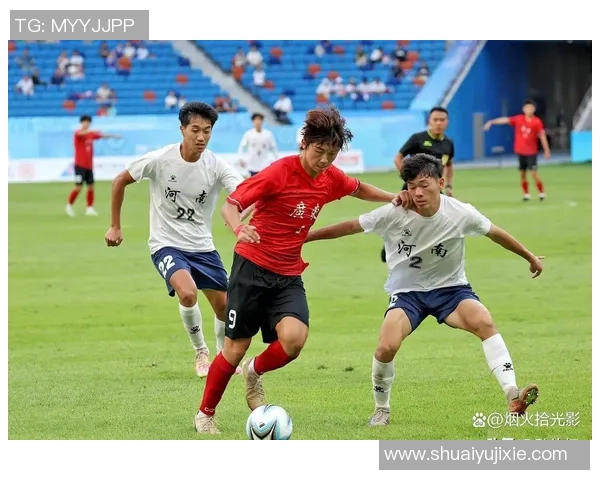 足球浪人的逆袭之路从街头到绿茵场的梦想与坚持